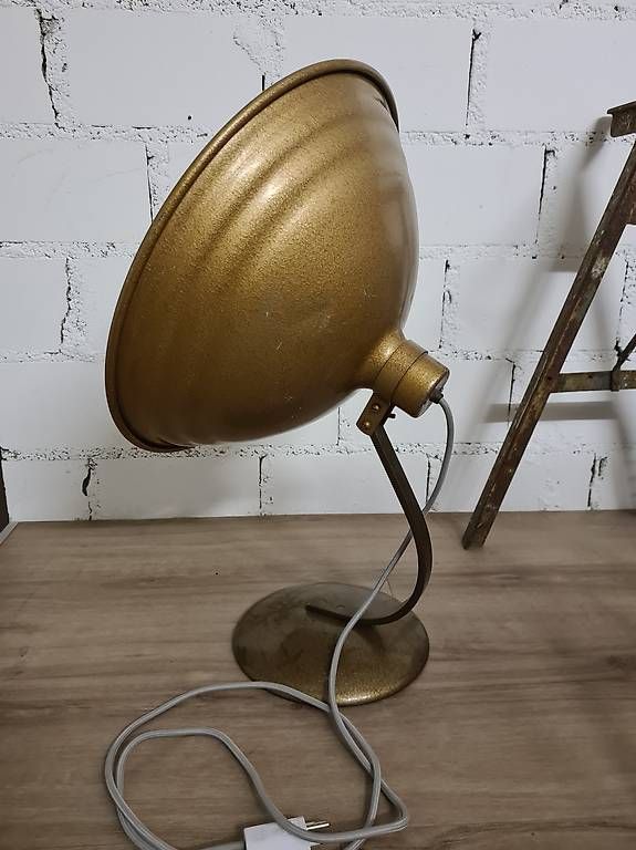 Lampade: Alte Stehleuchte GOLD – Usato da Oberuzwil venduto da Noluma 1