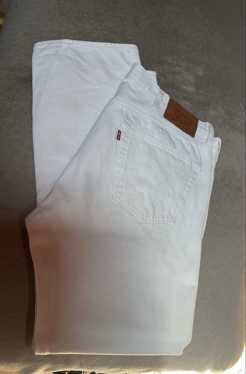Levi's Jeans: Levis blanc 501  – D'occasion à satigny par cara68