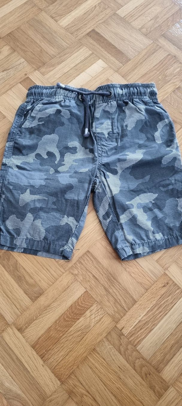 Pantaloni: Kurze Hose Gr.104 – Nuovo (secondo la descrizione) da Zürich venduto da Nis96e