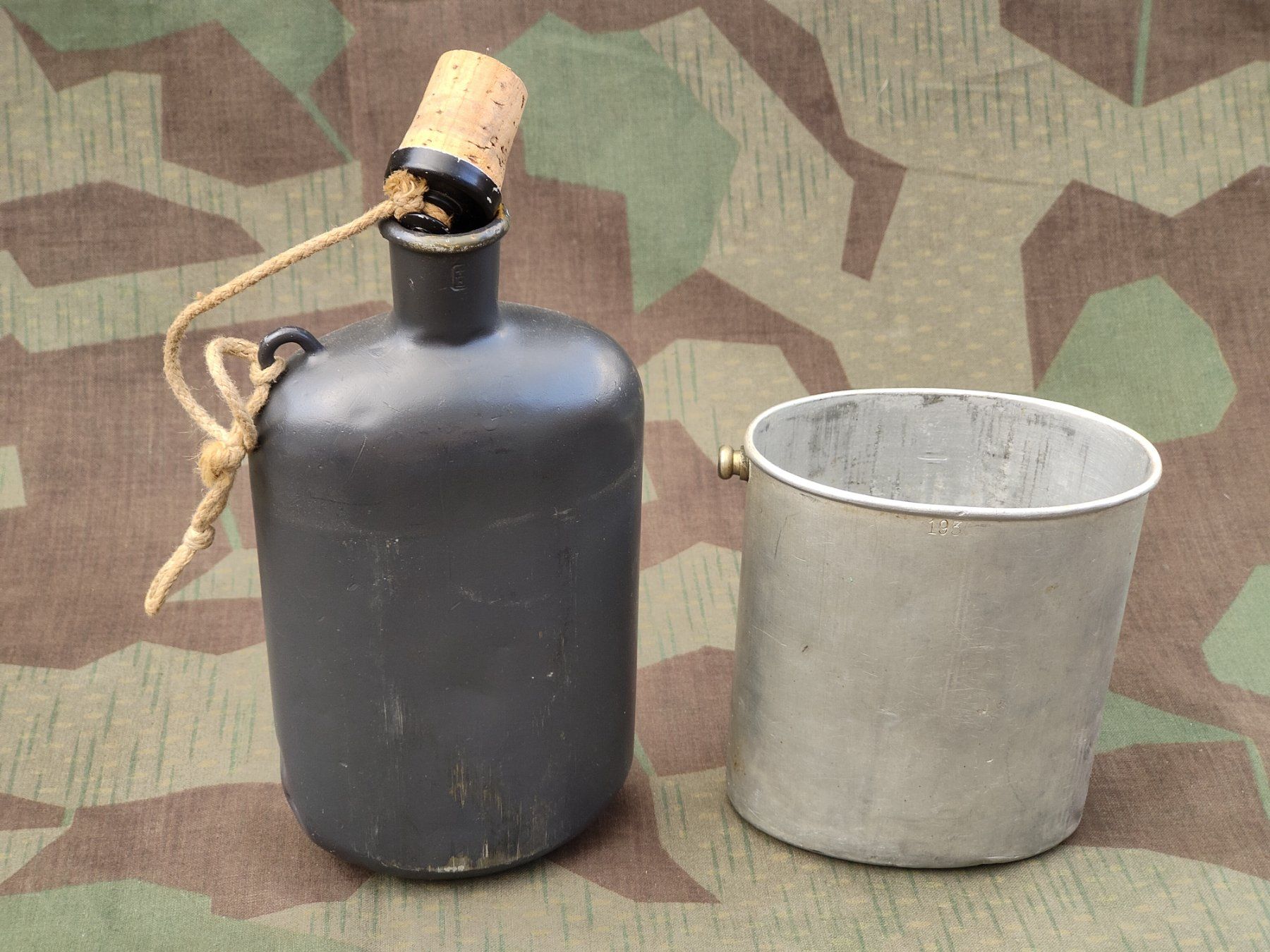 Schweizer Armee Uniformen: Feldflasche Ord. 1932 grau – Gebraucht aus Bauma von SwissMilitaria 2