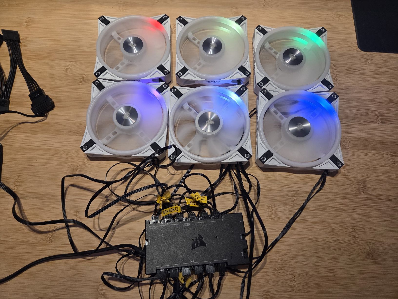 PC: 6xiCUE QL120 RGB Weiss inkl. Controller PRO – Usato da Arbon venduto da Mamamia13