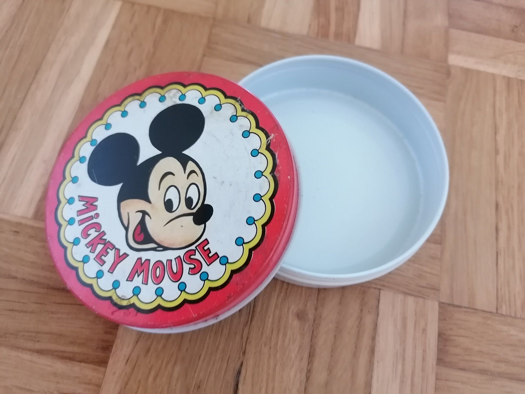 Disney Recipients et similaires: Mickey Mouse Dose – D'occasion à Bottmingen par dah_cfj9 3