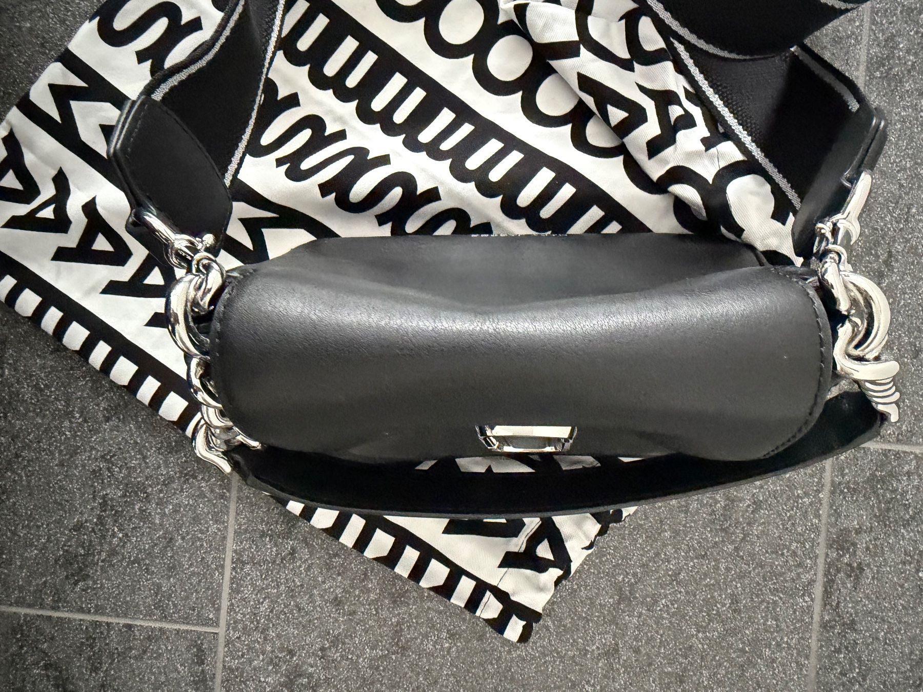 Marc Jacobs Borse: MARC JACOBS THE J MARC CHAIN MINI SATCHEL – Usato da Liebefeld venduto da pia_bern 5