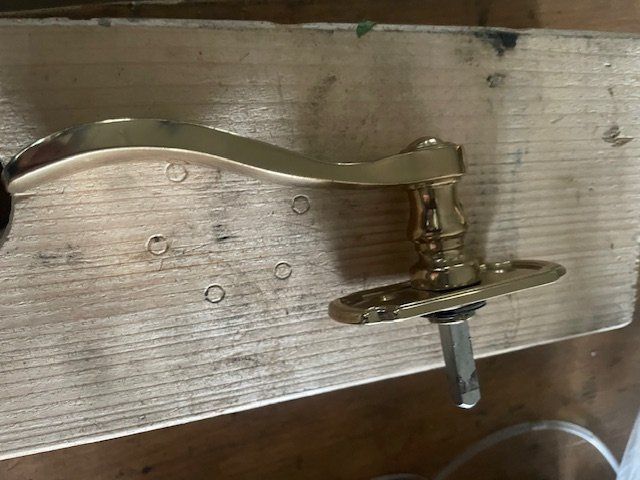 Eisenwaren: Schöne Messing Fenstergriffe – Gebraucht aus Münchwilen TG von Gto3 2
