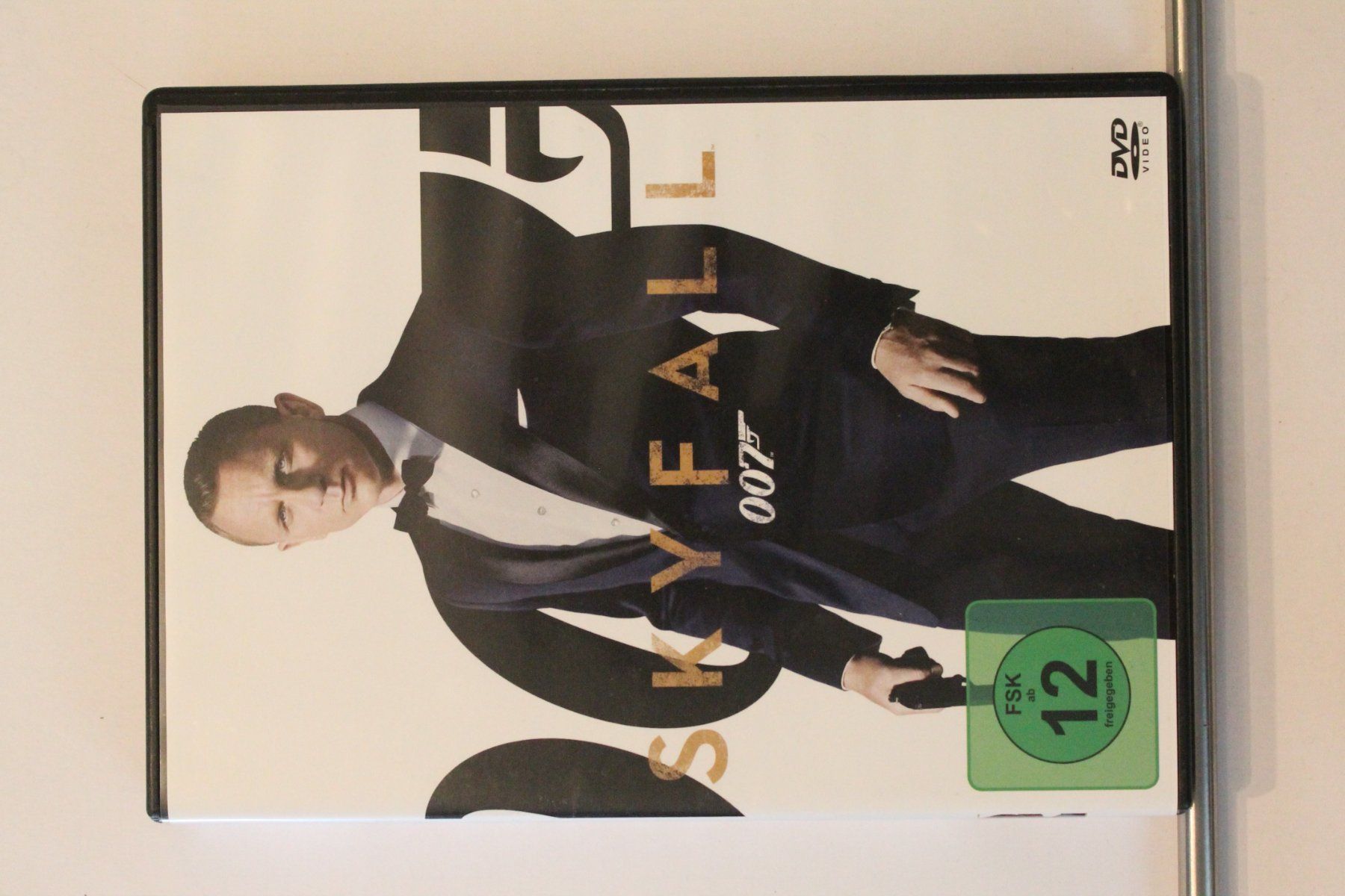 Tous les DVDs: James Bond 007 - Skyfall – D'occasion à Grenchen par Manuel.We