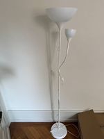 Weisse Stehlampe inkl. Leuchtmittel