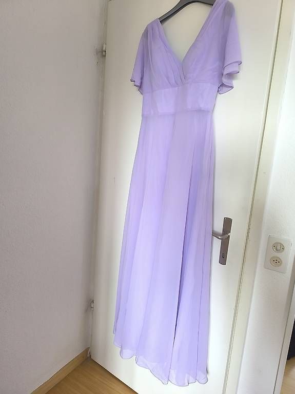 Robes: Hochzeitsgastkleid – D'occasion à Schönenberg ZH par Fend