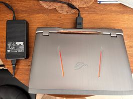 Asus RoG Gamer Laptop - i7, 32gb Ram, GTX 1080, 512 GB SSD