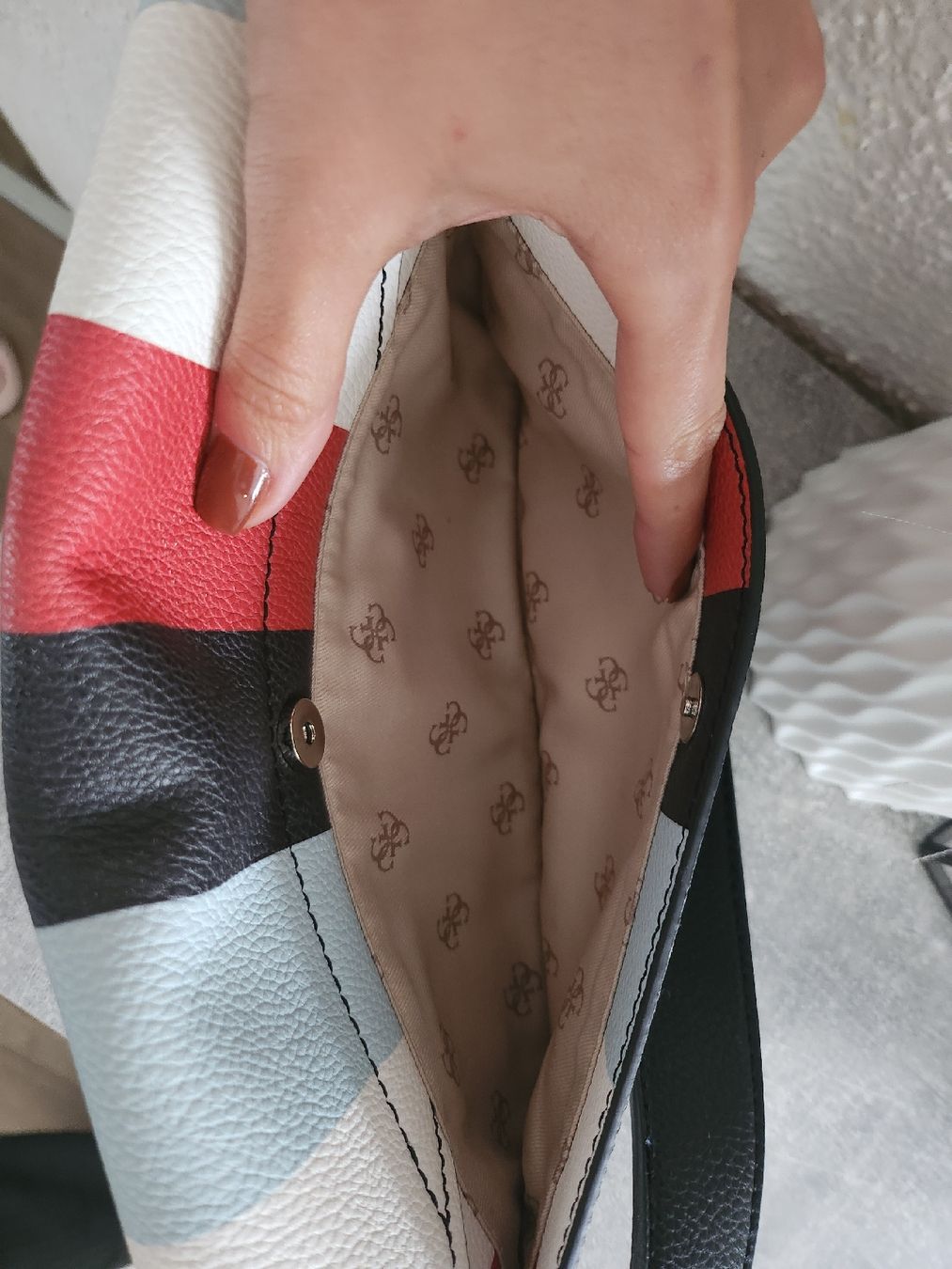 Guess Borse da donna: sac femme – Usato da Tramelan venduto da Andreia25 2