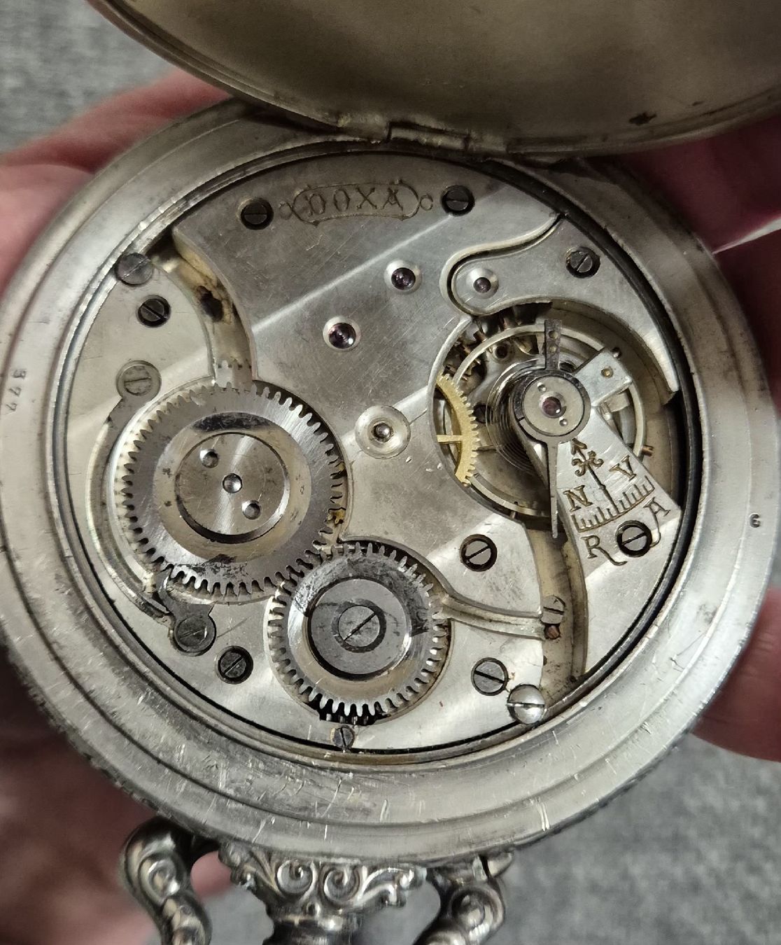 Doxa Orologi: Grande DOXA 70mm – Difettoso da Genève venduto da BKYB 4