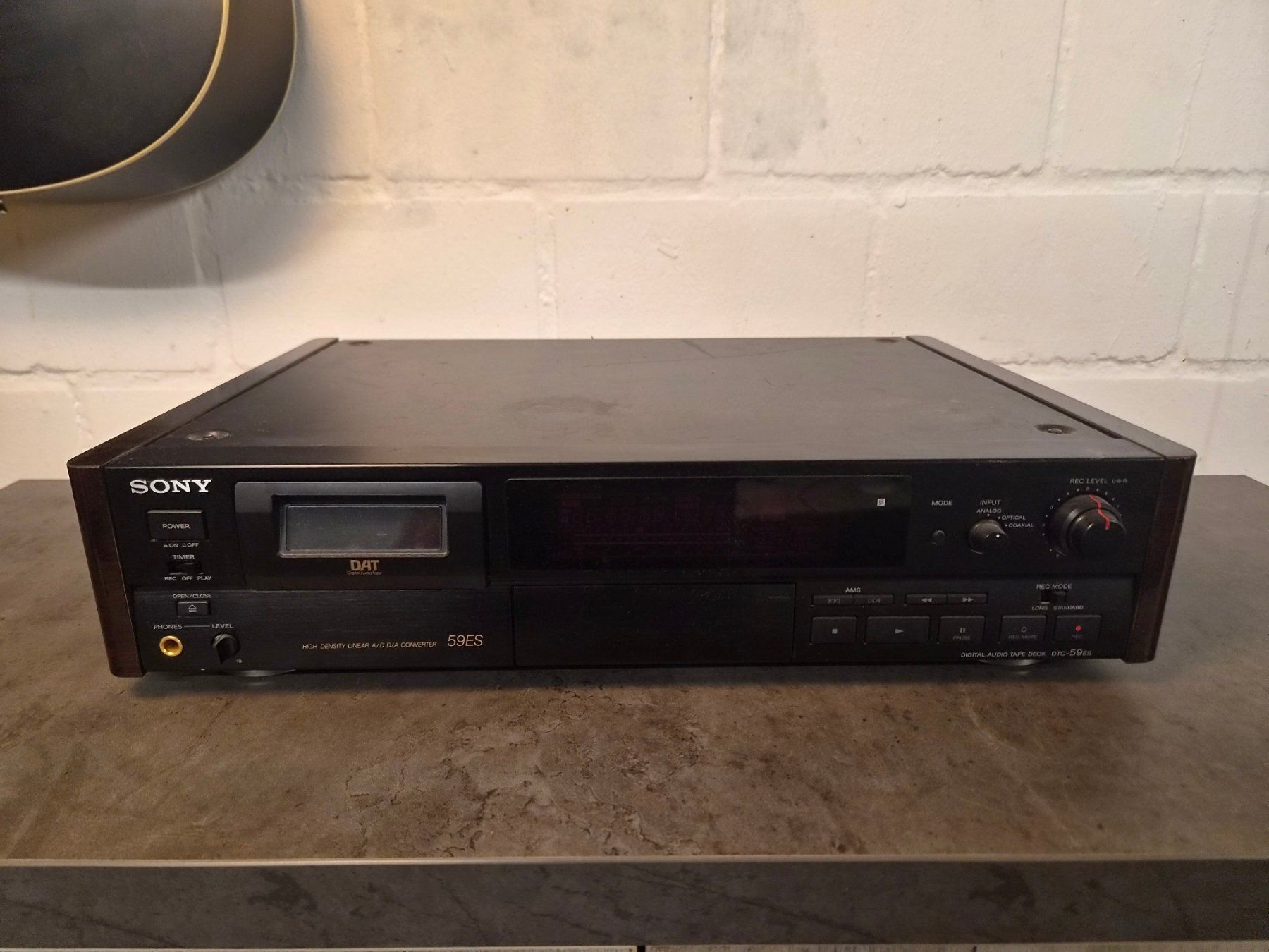 Cassettes audio: Sony Audio Digital Tape Deck DTC 59ES – D'occasion à Therwil par DrLou 1