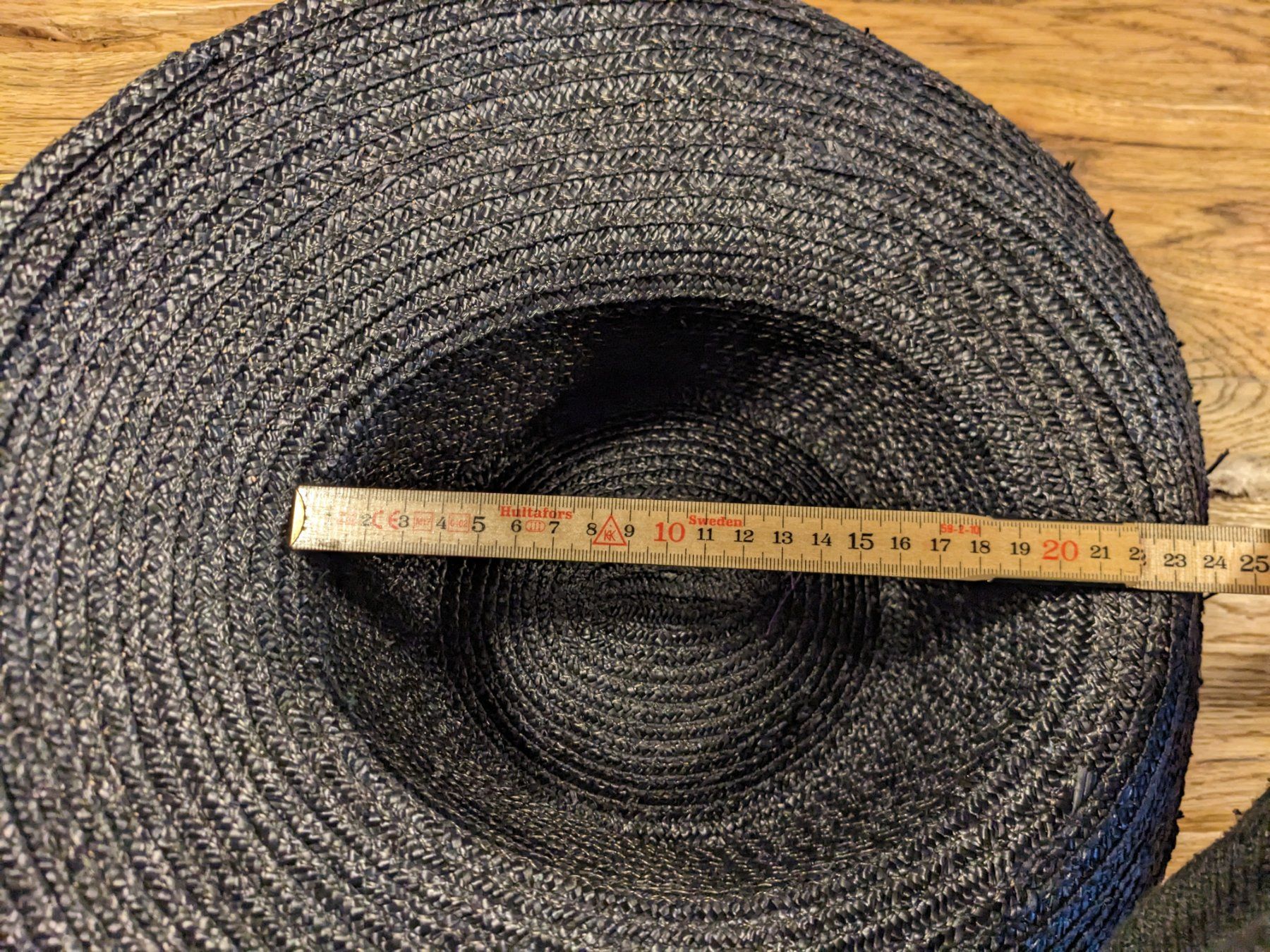 Copricapi, berretti & cappellini: schwarzer Hut – Usato da Basel venduto da labaffe01 3