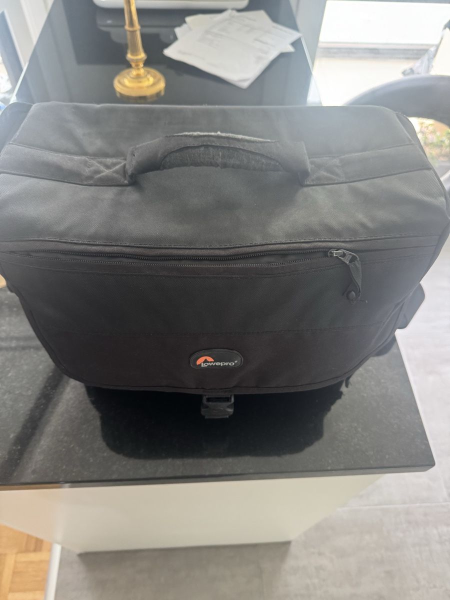 Borse: Lowepro nova 200 AW – Usato da Richterswil venduto da Memo8282