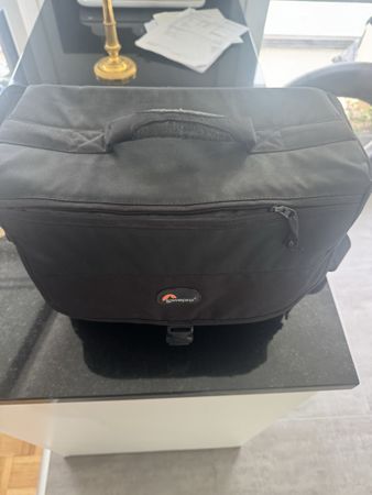 Lowepro nova 200 AW