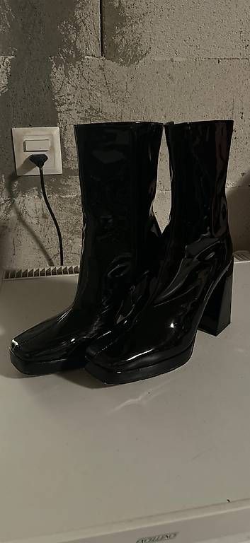 Damenschuhe: Chaussures RAID taille 39 – Gebraucht aus Montreux von dan_g5wm