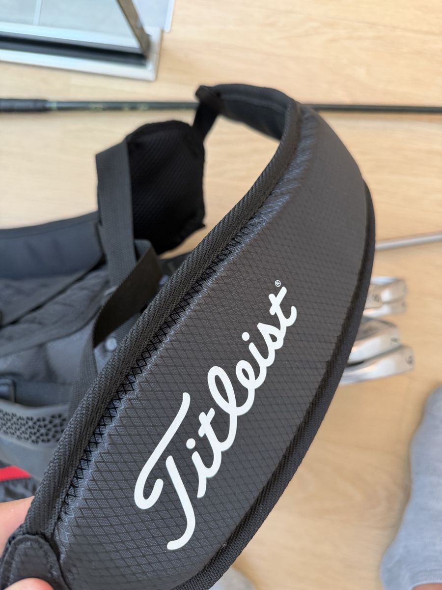 Titleist Mazze & Set: Titleist 714CB irons and Titleist pencil bag – Usato da COMMUGNY venduto da toutdoitdisparaitre 2