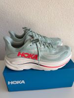 HOKA Clifton 10 – NEUVES – EU 43 1/3 – US 9.5 – Boîte d’orig