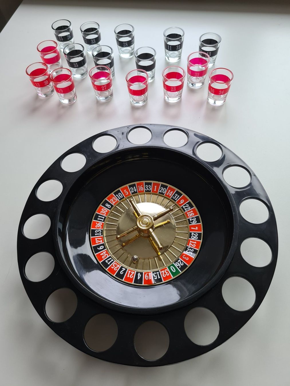 Jeux: Trinkspiel- drinking roulette – D'occasion à Schaffhausen par sabrina915 4