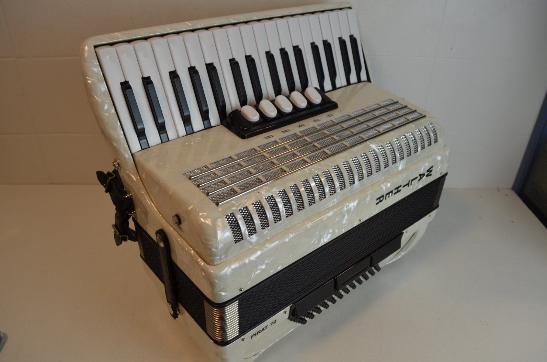 Instruments de musique: Akkordeon chromatisch Walther Pirat 72 – D'occasion à Zürich par baumusik 1