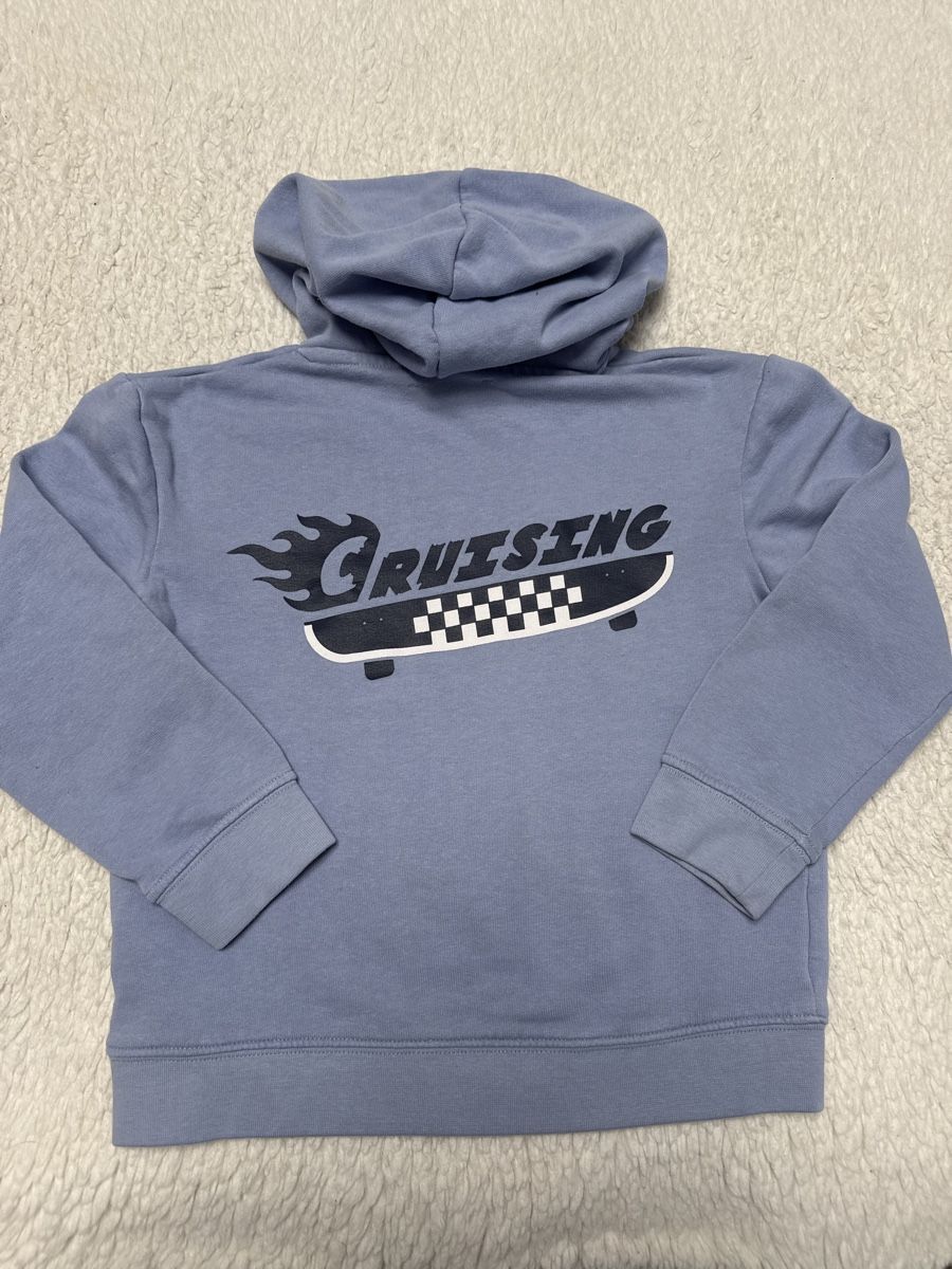 Pulls et sweat-shirts: Sweat à capuche , taille 7 ans, skateboard 🛹 – Défectueux à Chenens par anasantos90