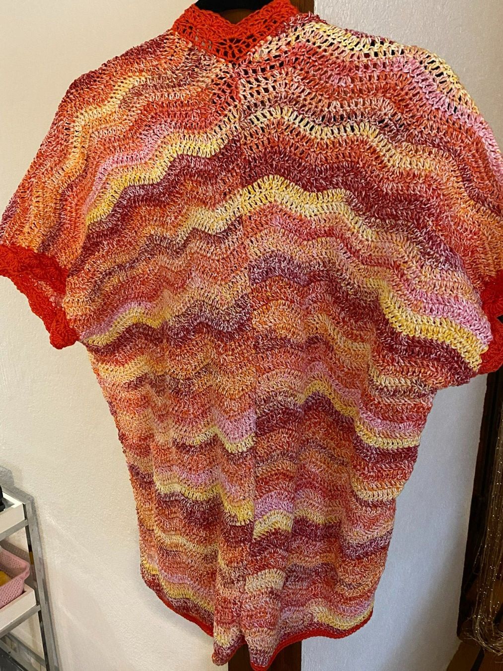 Jacken: STRICKJACKE -EINZELSTÜCK,HANDGEMACHT-ROT,ORANGE-YELLOW – Neu und originalverpackt aus Meienried von ManuelaBoutique 5