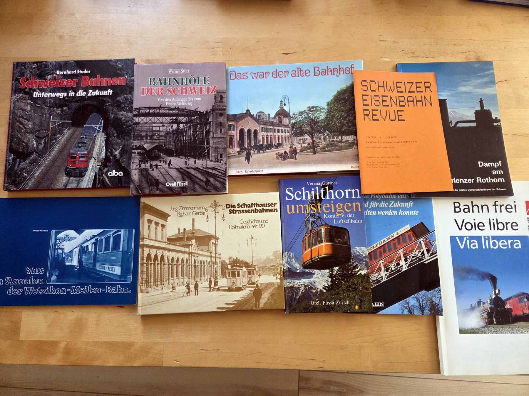 Libri: 10 Bücher über die Schweizer Eisenbahn – Usato da Birrwil venduto da dirtyoldtown