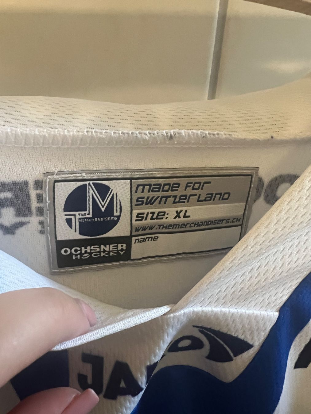 EHC Kloten Canottiere & Pantaloni: Ehc Kloten Trikot – Usato da Winterthur venduto da alltagsauszeiten 2