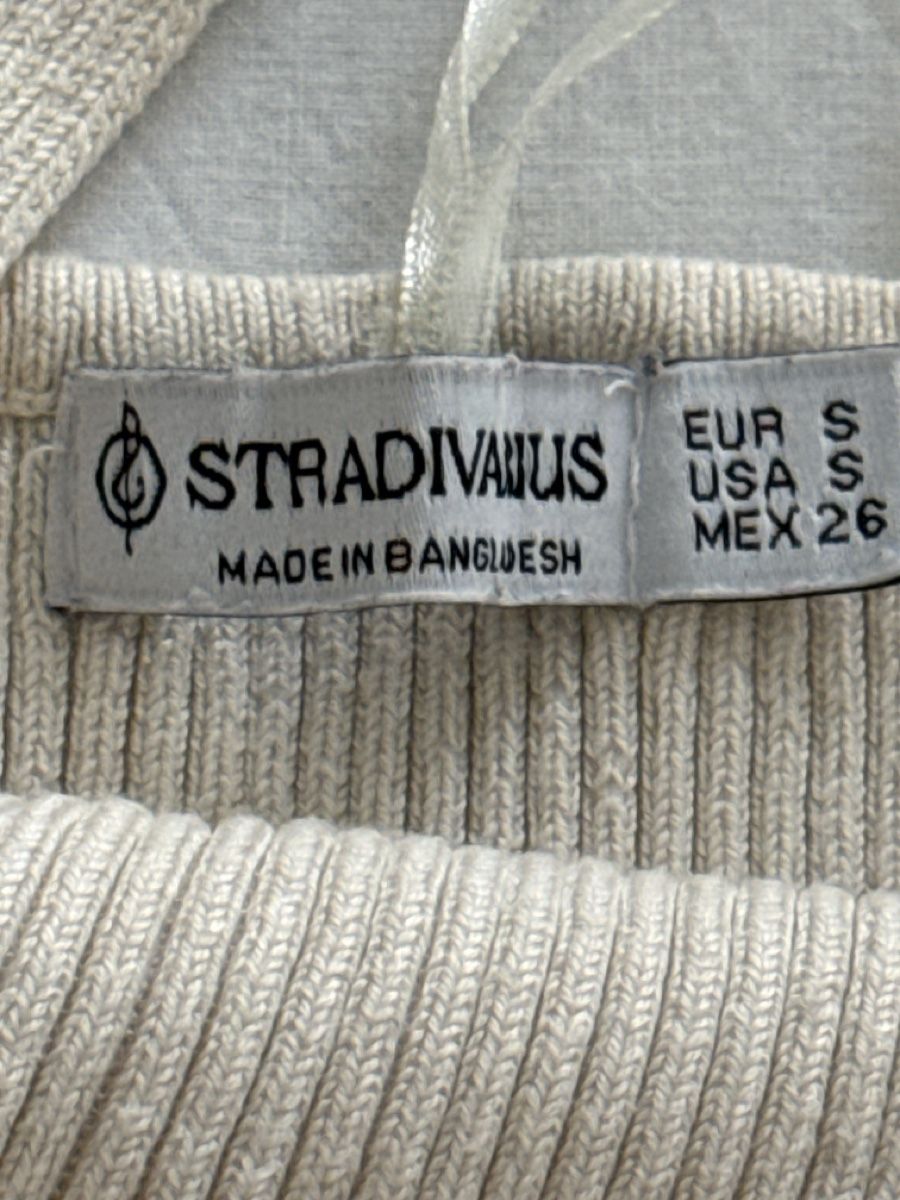 Stradivarius Top: Top – Usato da Nebikon venduto da Preloved_bykelly 1