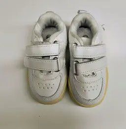 Scarpe per ragazzi: Coole weisse Kinderschuhe Gr. 19 – Usato da Schöfflisdorf venduto da kin_2dp9 2