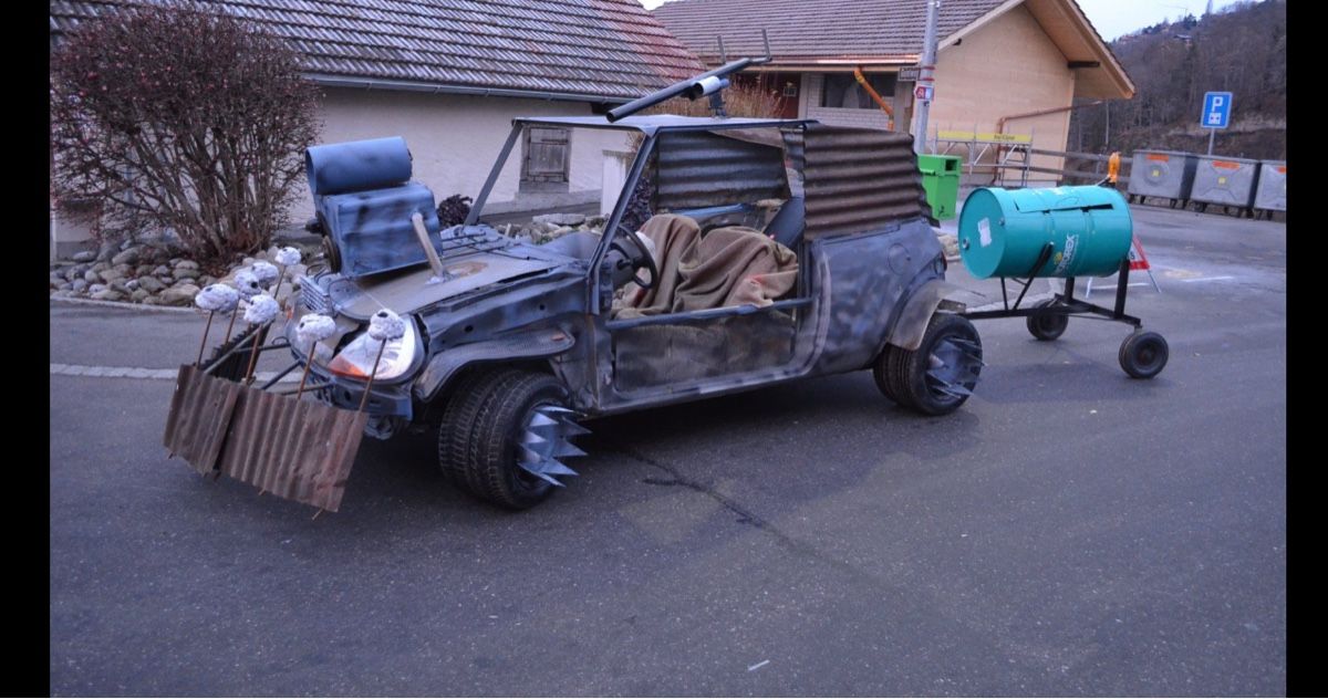 Trattori: Mad Max Style Auto Fasnachtswagen – Usato da Küssnacht am Rigi venduto da Vito25 2