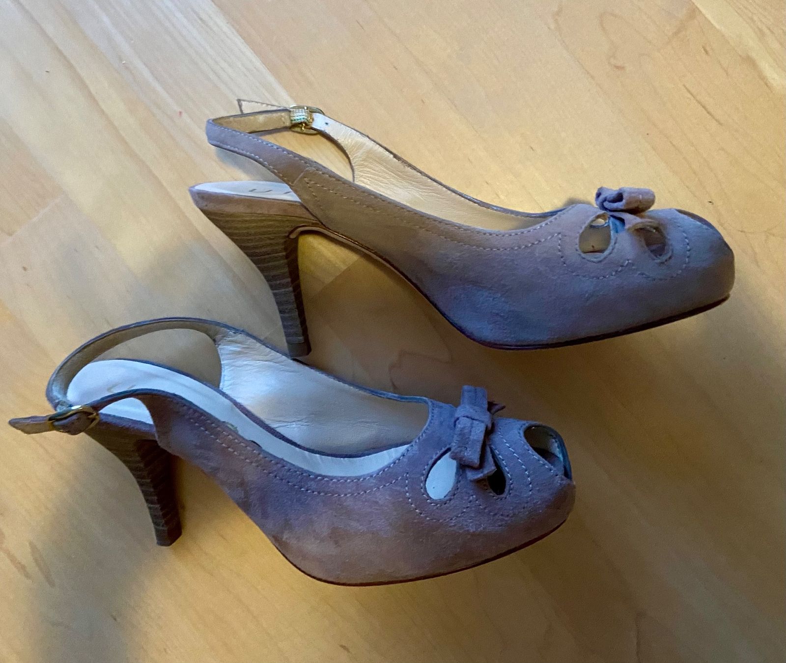 Unisa Scarpe da donna: Pumps von Unisa Grösse 37 – Usato da Männedorf venduto da Positive81 1