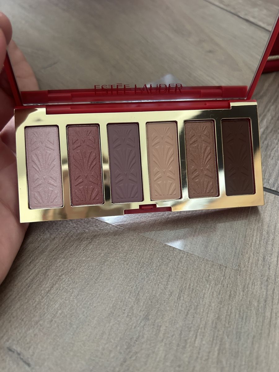 Estée Lauder Make-up: Estee Lauder Make-up Bag and Cosmetics Set – Neu und originalverpackt aus Marin-Epagnier von Kty_1907 1