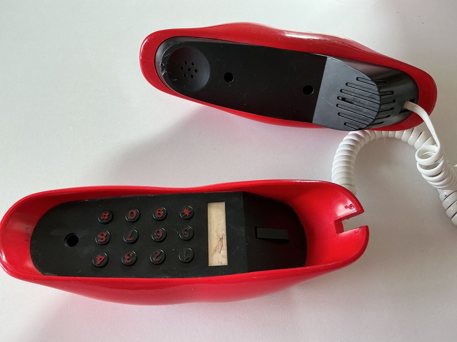 Telefoni: Vintage Lippen-Telefon – Usato da Triesen venduto da boston7 1