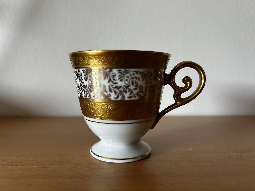 Tazze: Vintage gold trimmed espresso cup – Usato da Bogis-Bossey venduto da jhenckaerts 1
