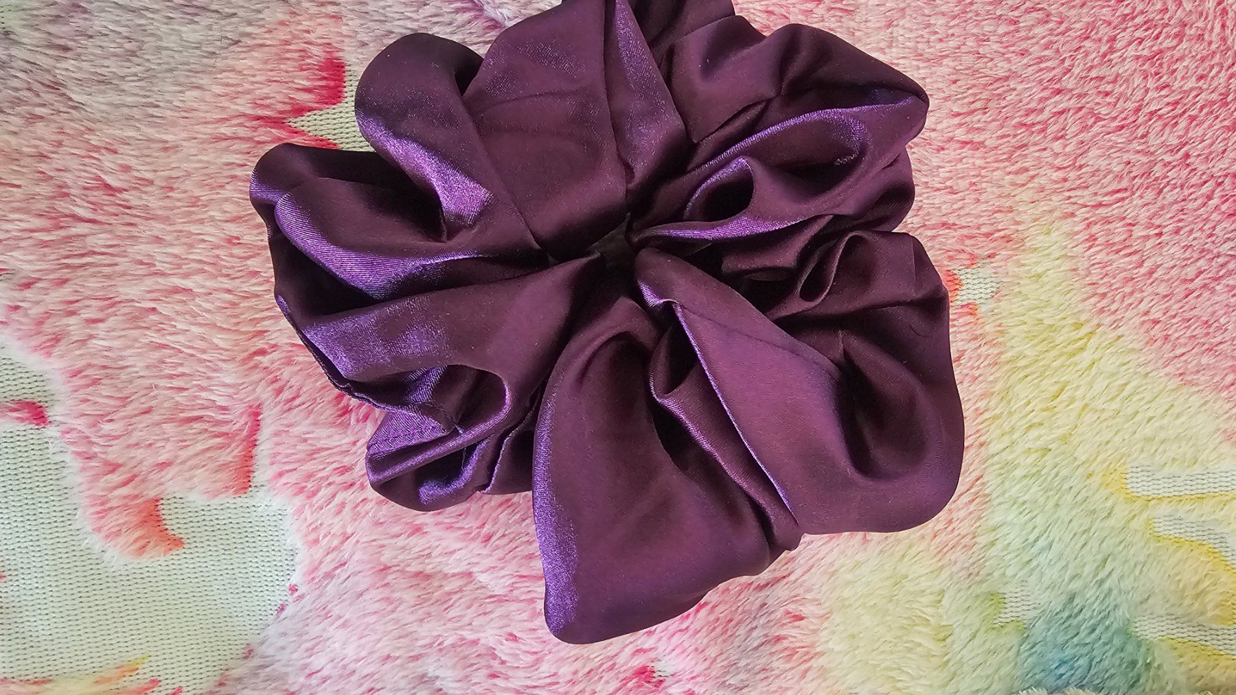 Accessori per capelli: Haargummi, Lila Stoff, Scrunchie – Nuovo (secondo la descrizione) da Klingnau venduto da anduril_25