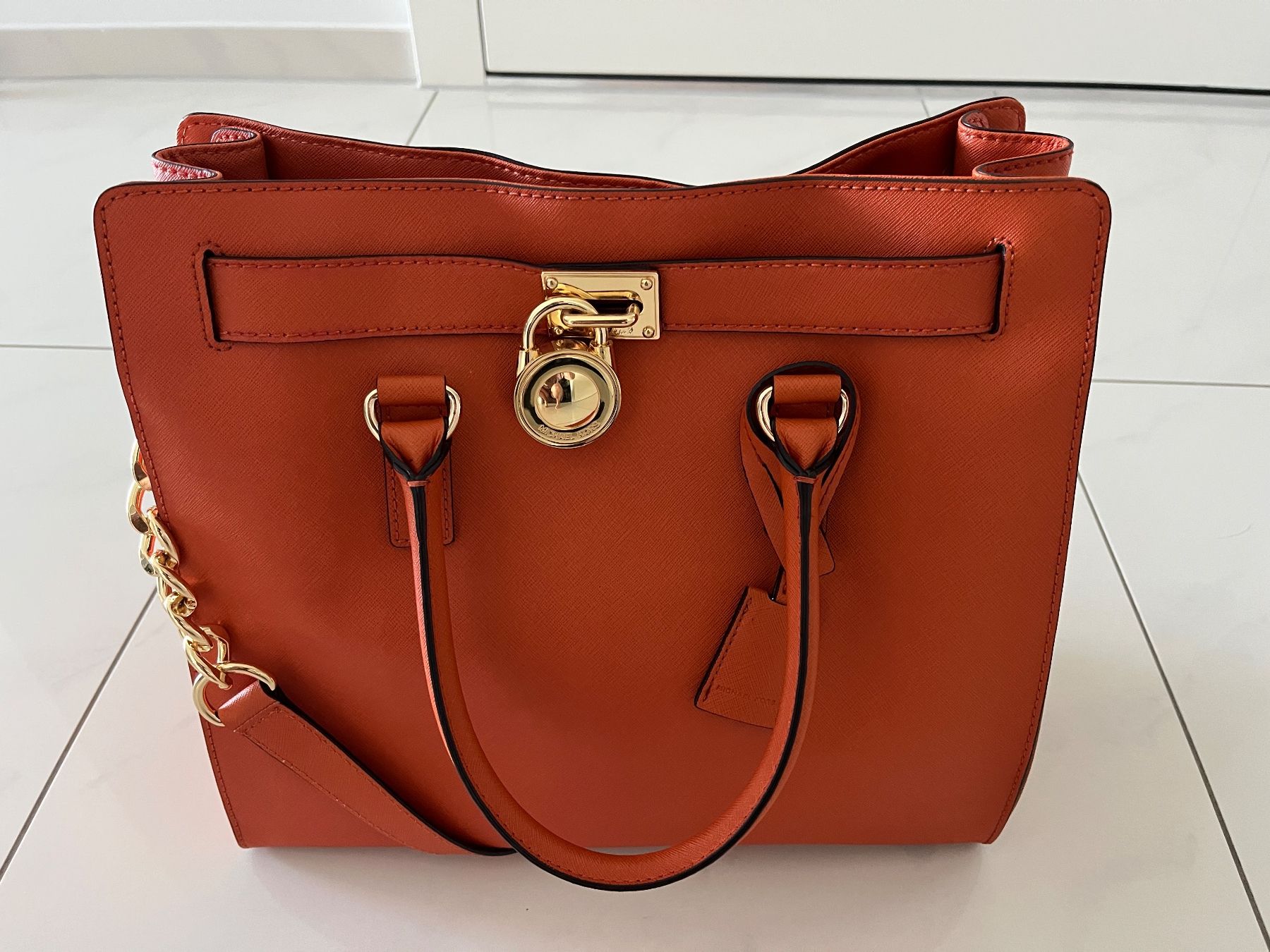 Michael Kors Sacs femmes: Trendy Michael Kors Tasche orange – D'occasion à Schaffhausen par Marlies777 1