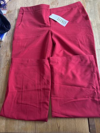 Colett Hose, Gr. 44, Neu mit Etikett, Himbeerrot