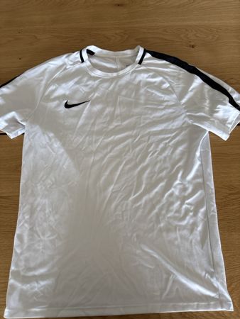 Nike Shirt in Weiss L