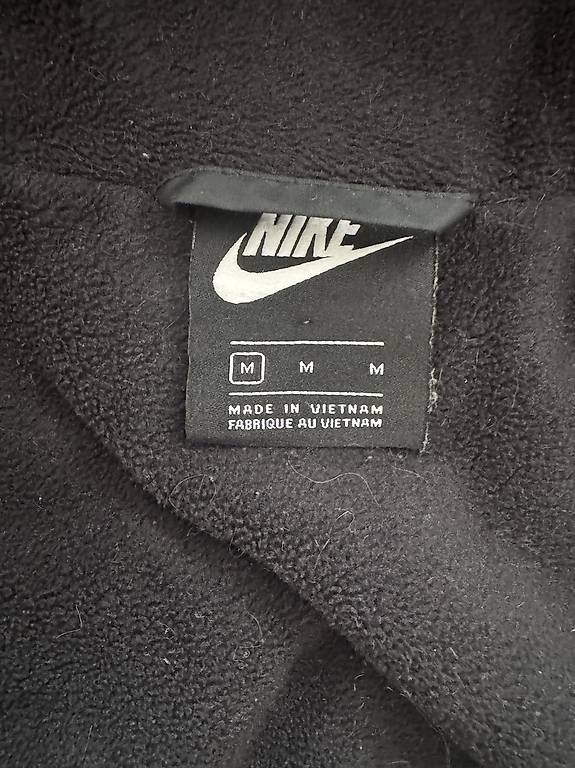 Giacche: Veste Nike à capuche  – Usato da Ursy venduto da LiloNorma 2