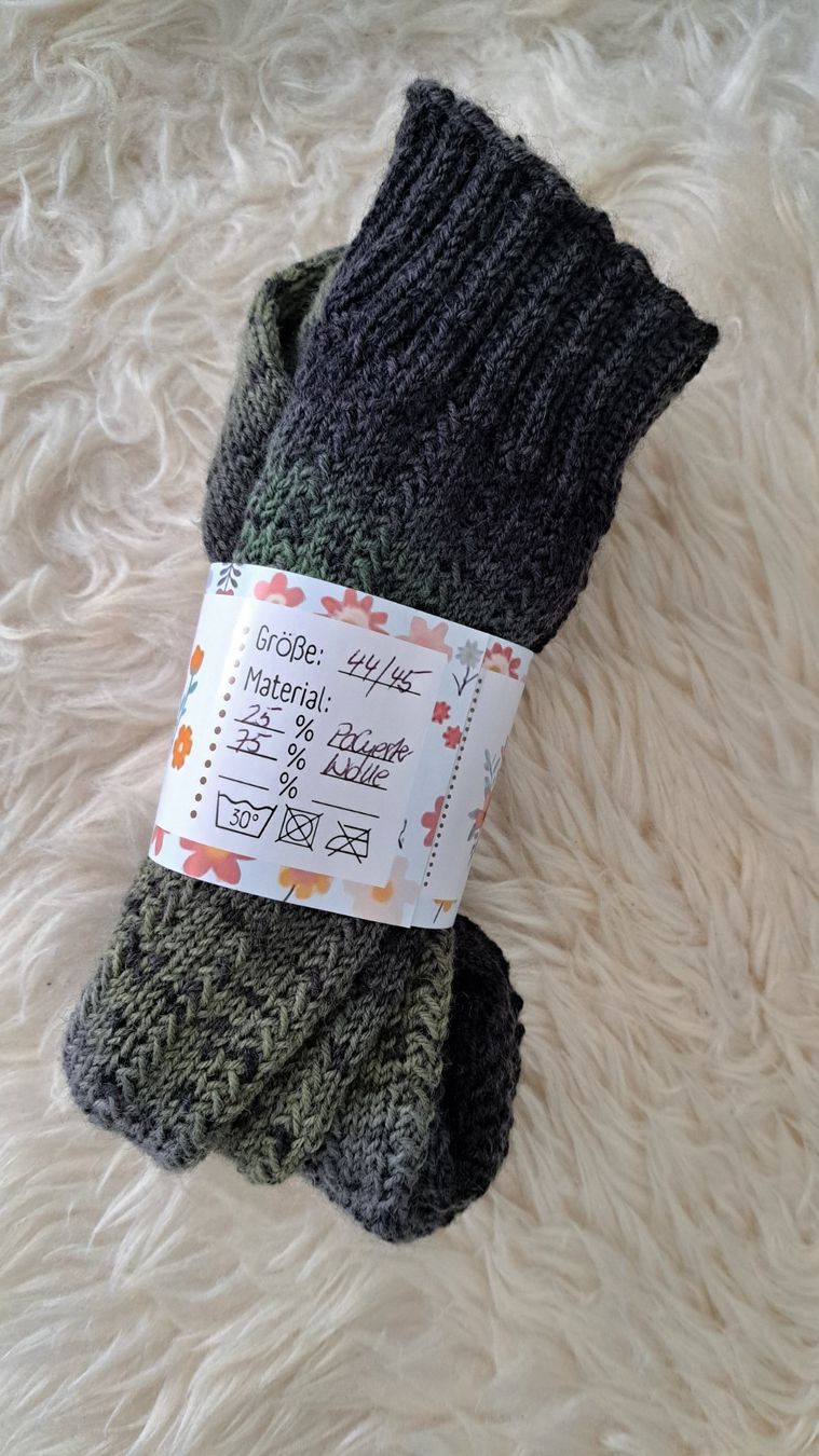 Calze: Socken handgestrickt 44/45 – Nuovo (secondo la descrizione) da Wiedlisbach venduto da 6433 1