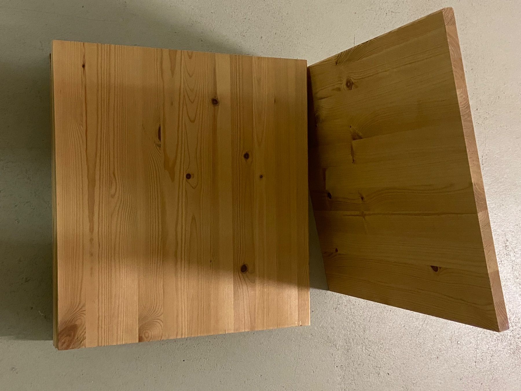 Articoli in legno: Schrank-Holztablar – Usato da Rapperswil SG venduto da Albotrollo