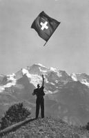 Interlaken (BE) Fahnenschwinger mit Jungfrau