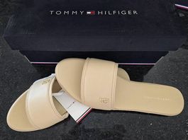 Nagelneu - Tommy Hilfiger Schuhe Gr.40 beige