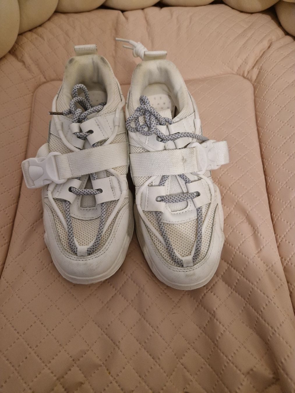 Damenschuhe: modernen Sneaker neu – Neu (gemäss Beschreibung) aus Dielsdorf von tyaga01