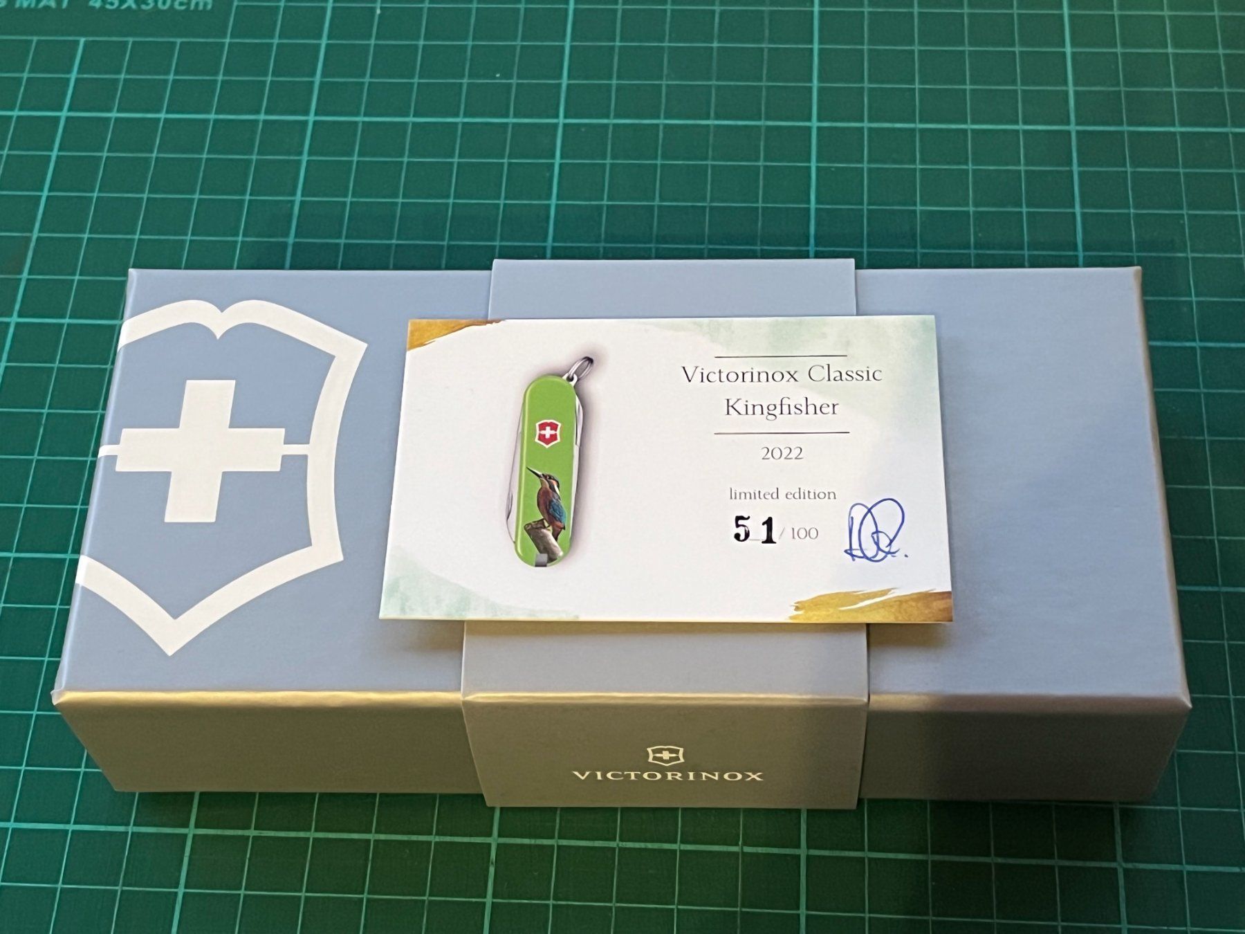 Victorinox Taschenmesser: Classic Kingfisher Eisvogel limited edition, Victorinox – Neu und originalverpackt aus Herisau von Skalay 3