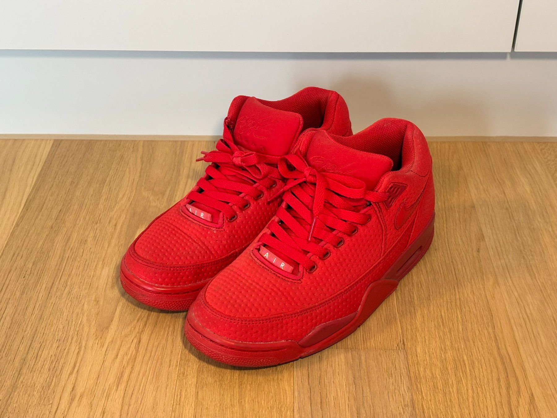 Nike Scarpe da uomo: Nike Flight Squad All Red – Grösse 40.5 – Usato da Wetzikon ZH venduto da Samborghini
