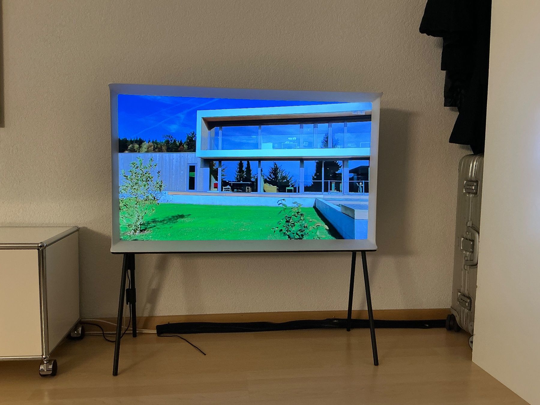 Samsung Televisori: Samsung SERIF weiss – Usato da Carona venduto da LaDark11 3