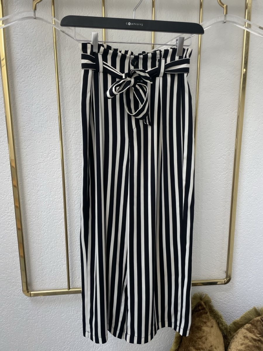 Stradivarius Pantaloni: Stradivarius Hose schwarz-weiss gestreift Gr. S – Nuovo (secondo la descrizione) da Bubendorf venduto da KaubkueRe
