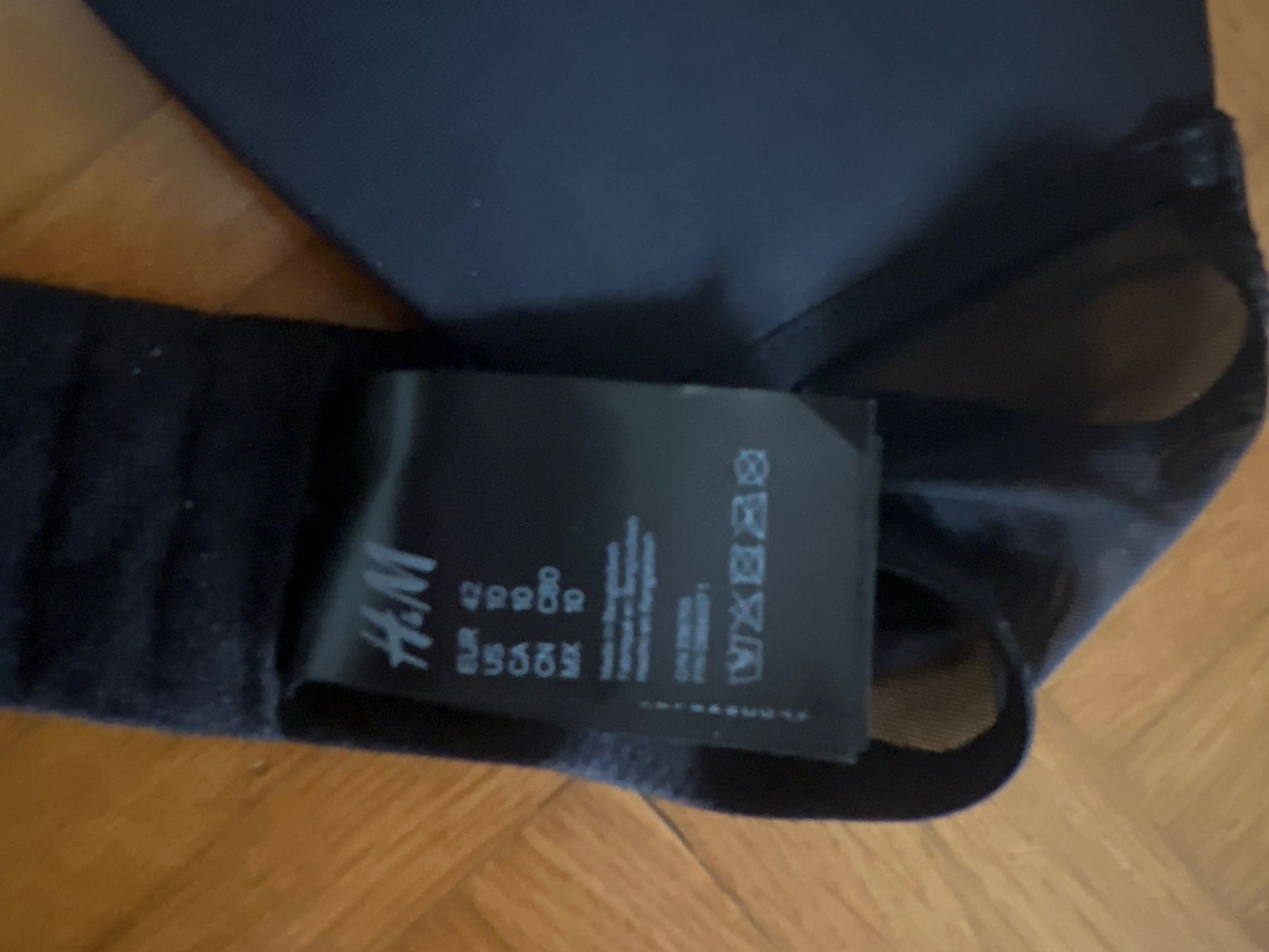 H&M Altra biancheria intima: BH 1x schwarz 85 C H&M – Nuovo (secondo la descrizione) da Belp venduto da Lalaisland 3