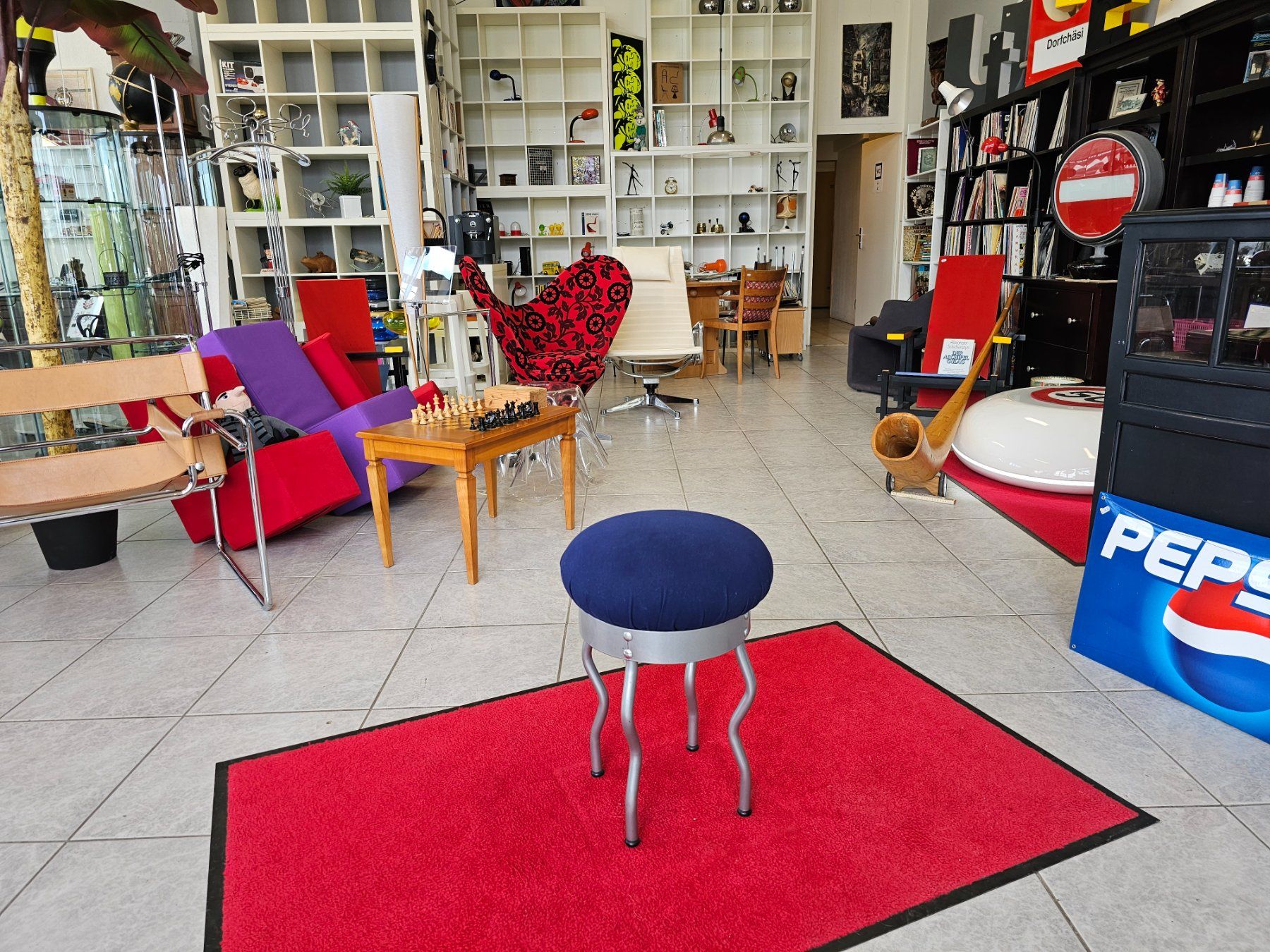 Ikea Sgabelli: 1995 IKEA Uri Stool by Per Ivar Ledang, Postmoderner Hocker – Usato da Nottwil venduto da Wondewa-Shop 8